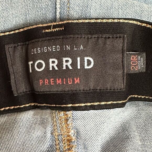 🔥FIRM EUC Torrid Premium Bombshell Skinny Jeans - Picture 3 of 10